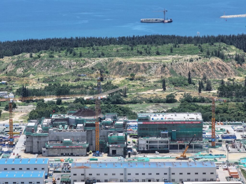 China avanza hacia la energía limpia con Linglong-1, el primer minireactor modular comercial del mundo